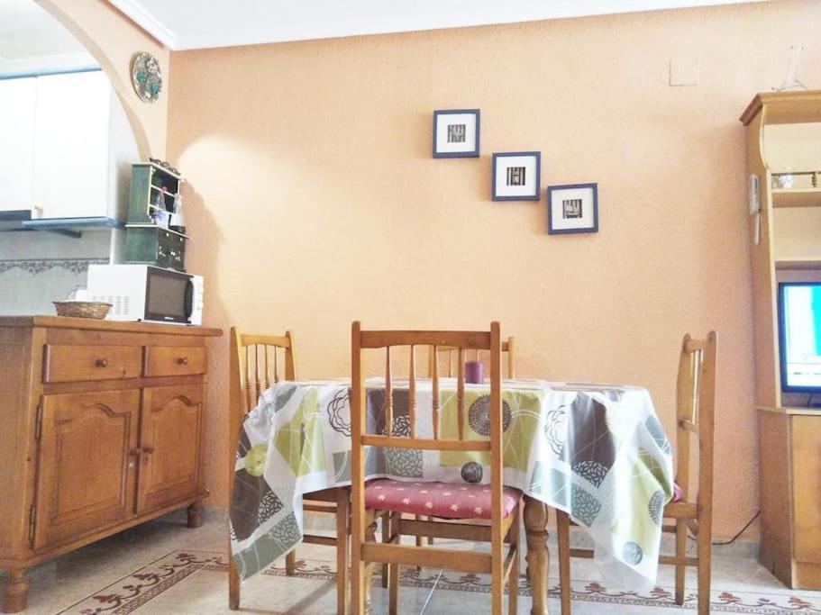 Apto Con Terraza Y 2 Dormitorios. 600 Megas Wifi. Apartment Santa Pola