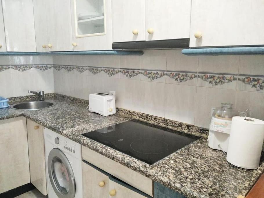 Apto Con Terraza Y 2 Dormitorios. 600 Megas Wifi. Apartment