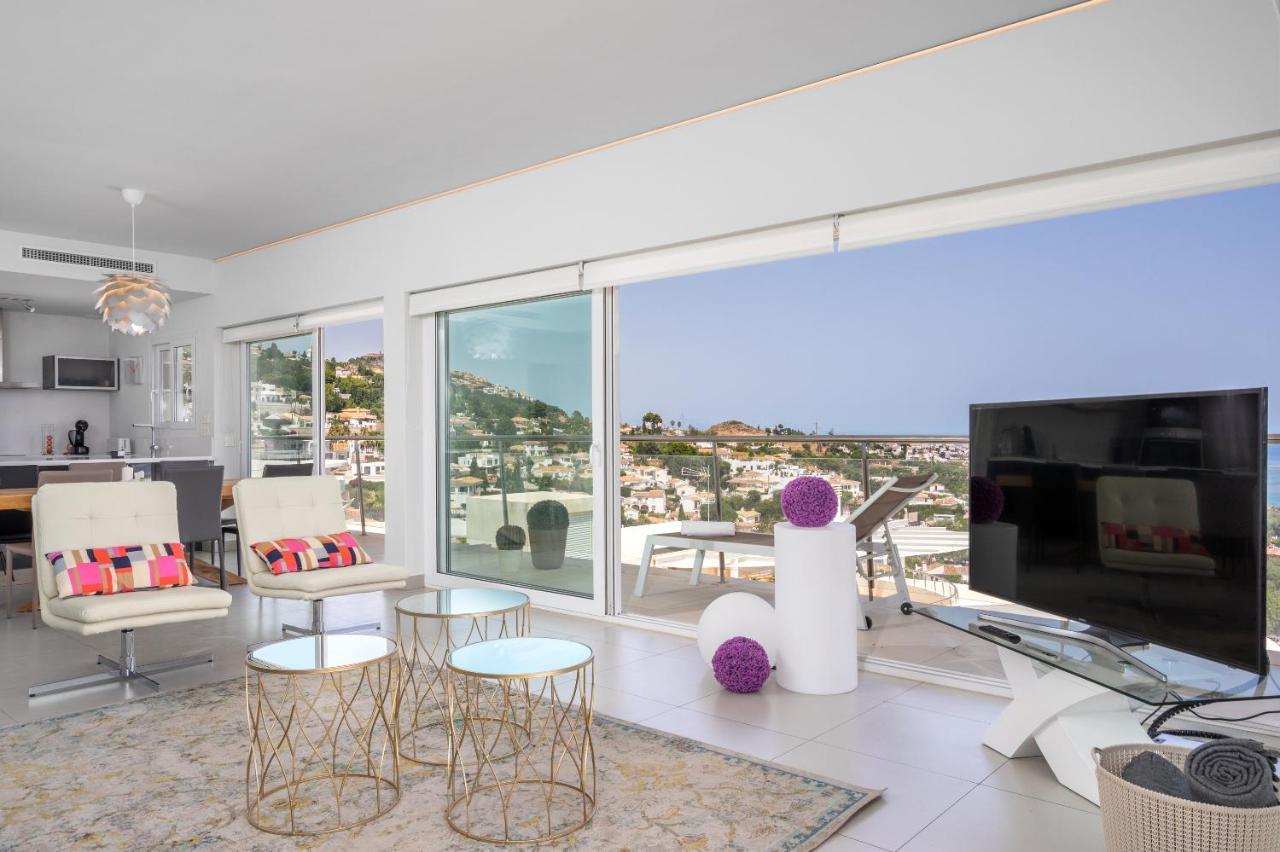 Luxurious With Seaviews In El Higueron By Costarentals - Ref 121 Apartamento