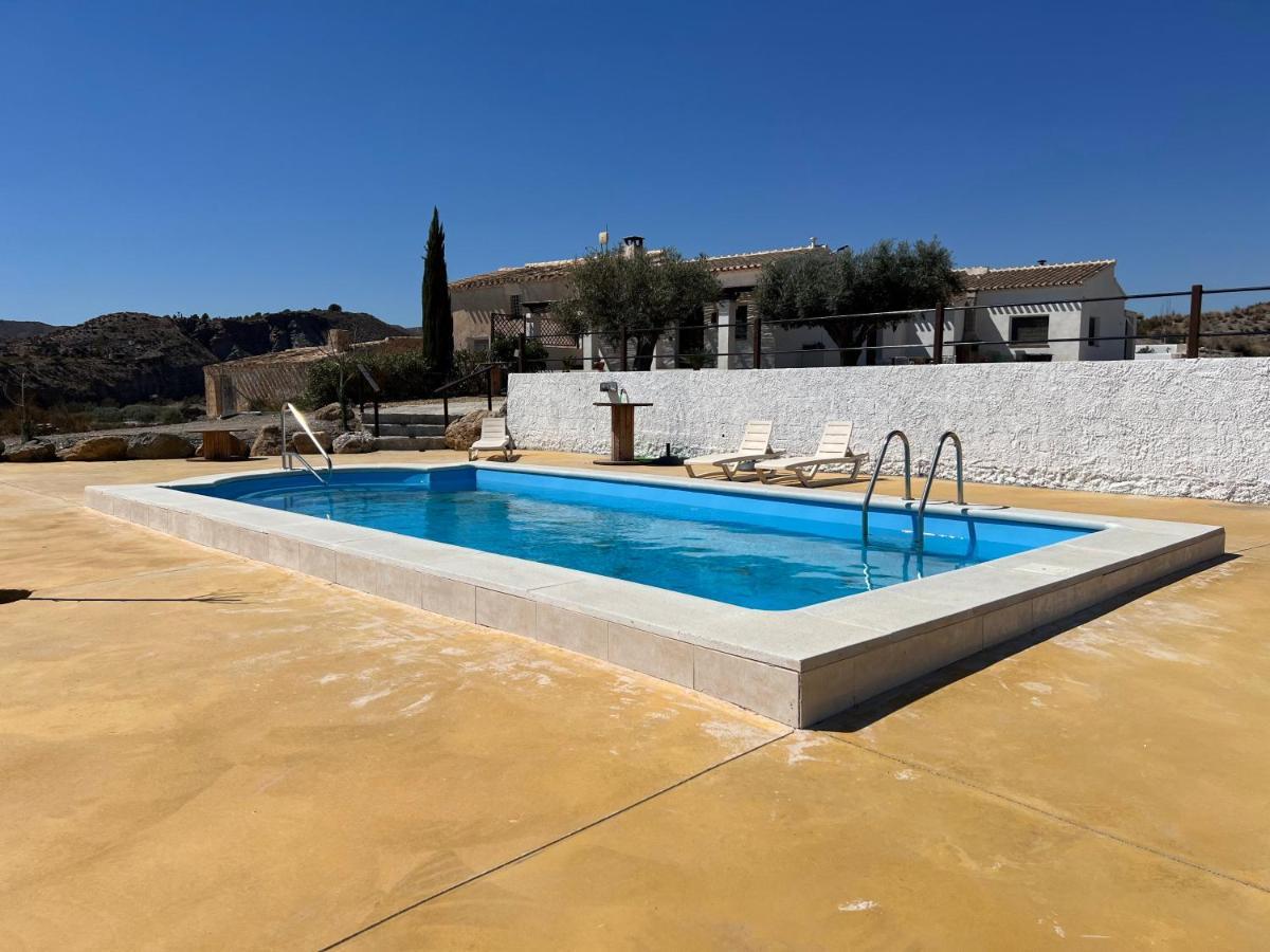 Alzabara Con Piscina Privada Сasa de vacaciones Taberno