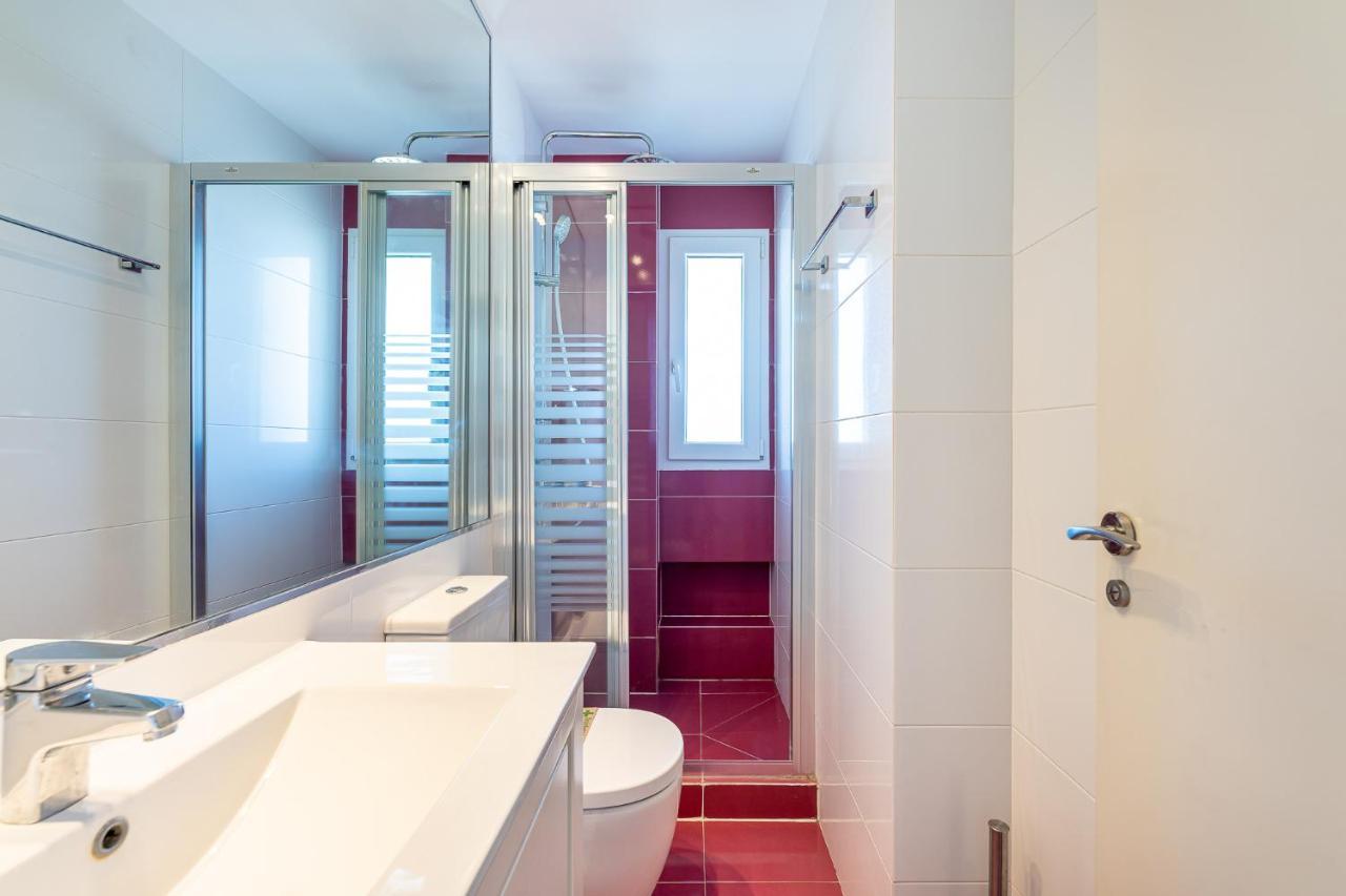 Apartamento 797 - Amplio Piso Con Terraza En Primera Linea De Playa *