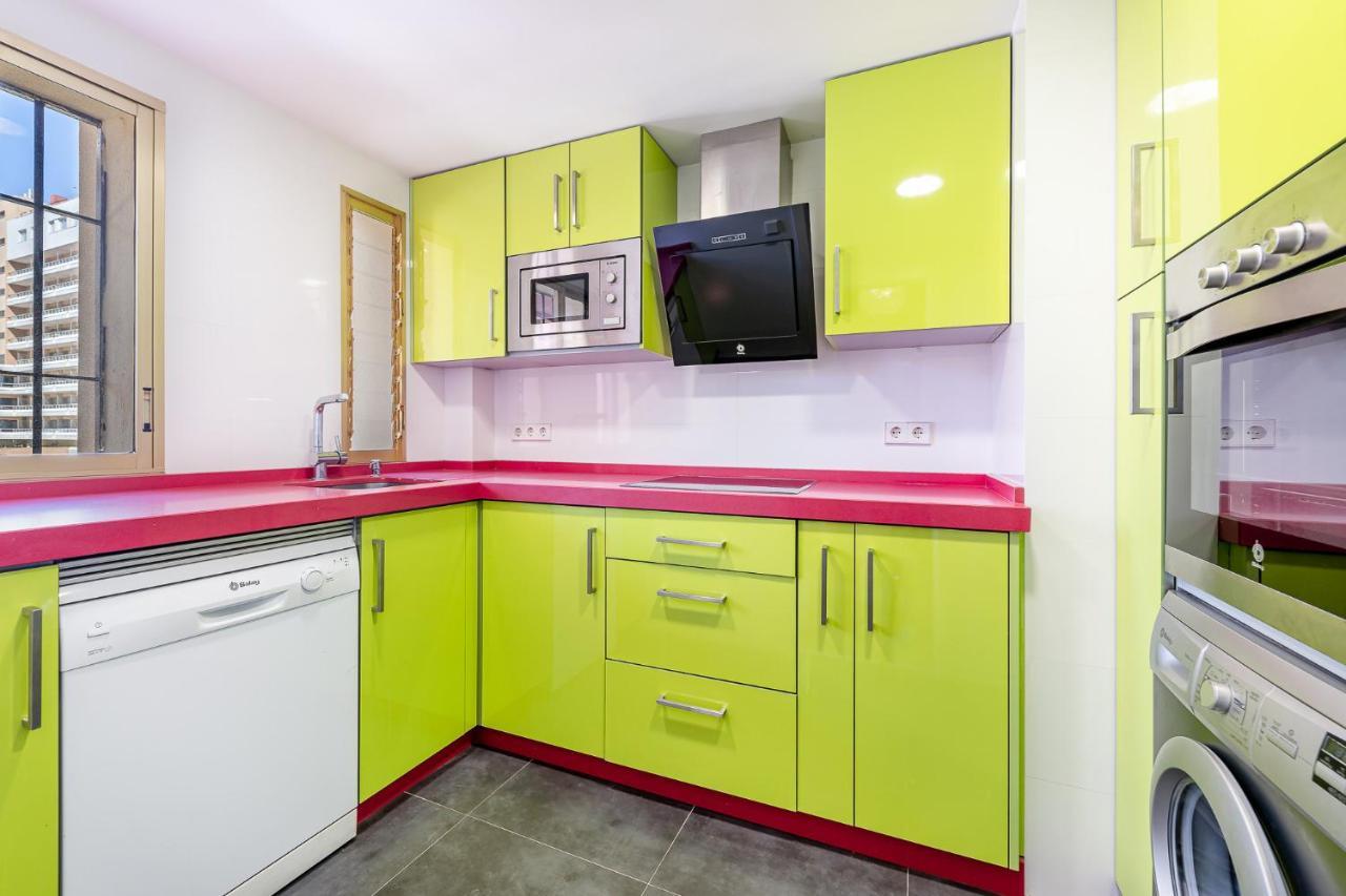 Apartamento 797 - Amplio Piso Con Terraza En Primera Linea De Playa *