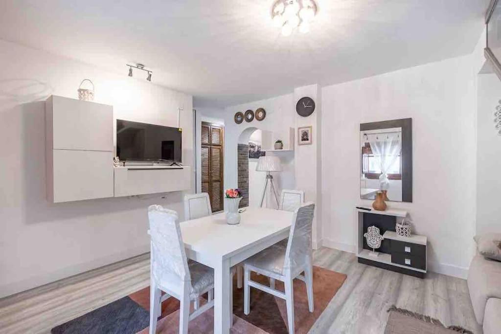 Entire House Close To Albaicin And The Center Holiday home *