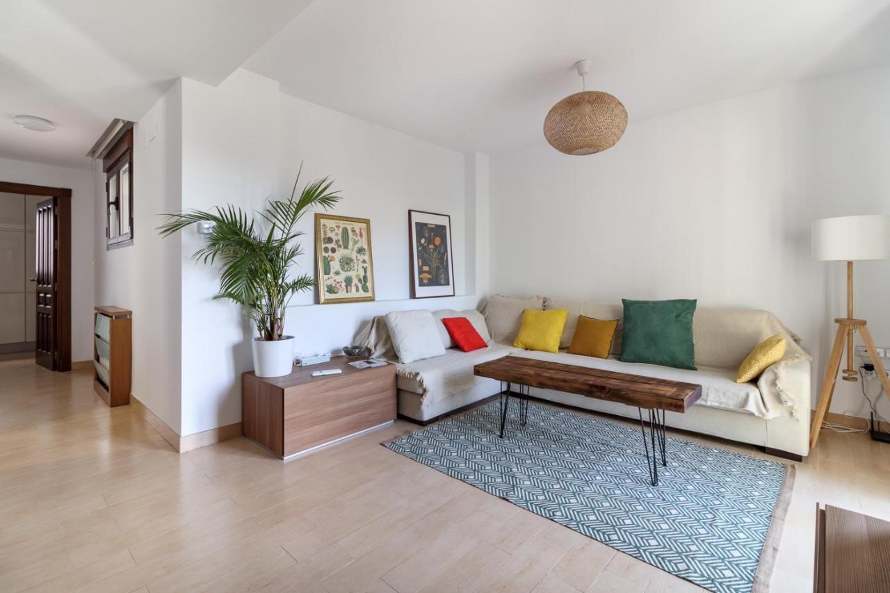 Beautiful Duplex-city Center. Parking By The House Holiday home