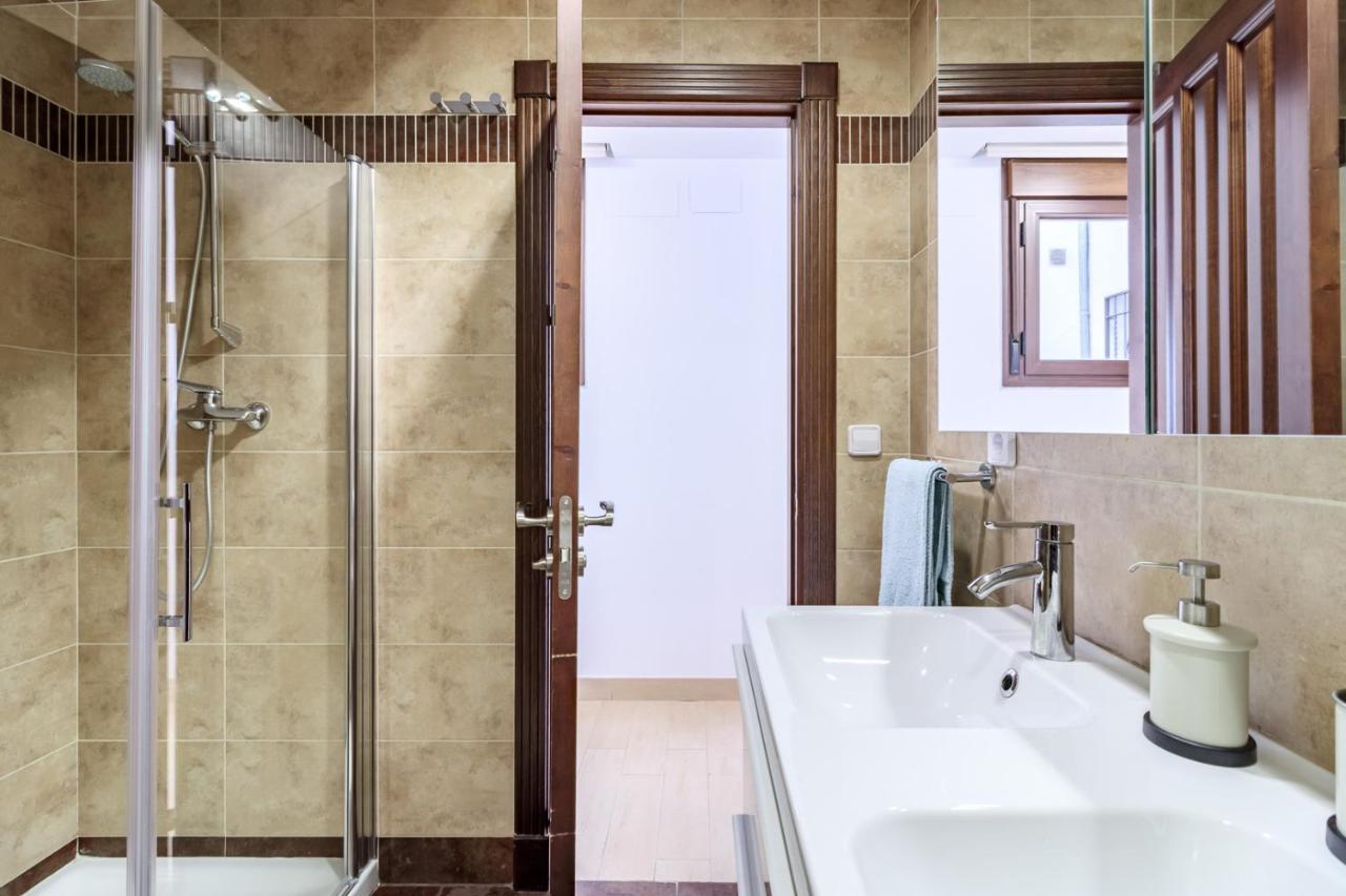 Beautiful Duplex-city Center. Parking By The House Holiday home