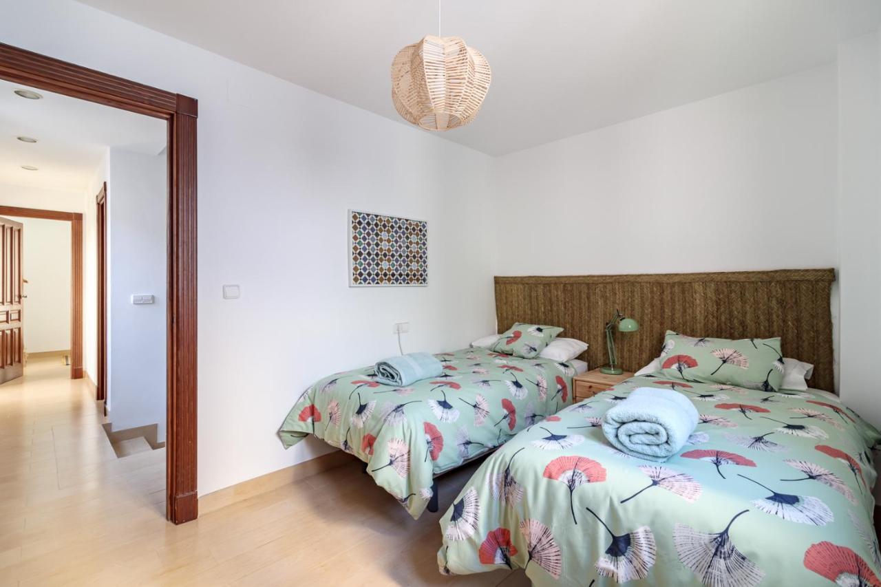 Beautiful Duplex-city Center. Parking By The House Holiday home