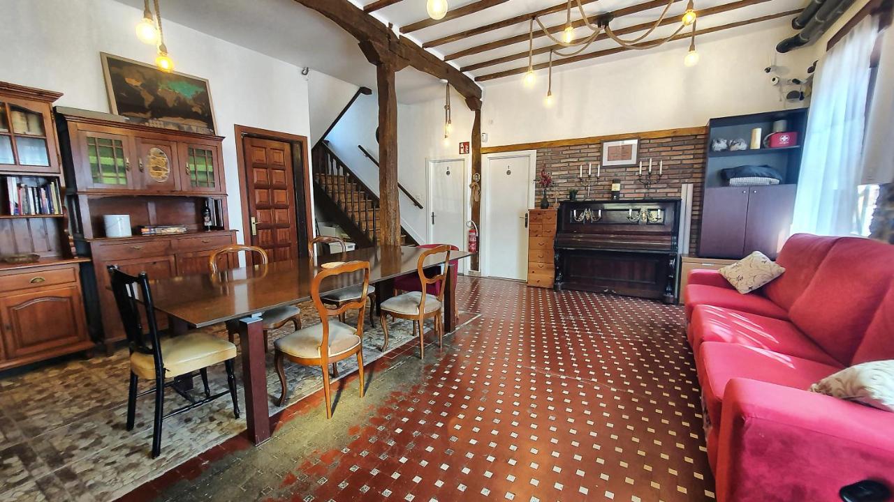 Homestay Tuul Etxea, En Caserio A 8km De Bilbao, Bano Compartido *
