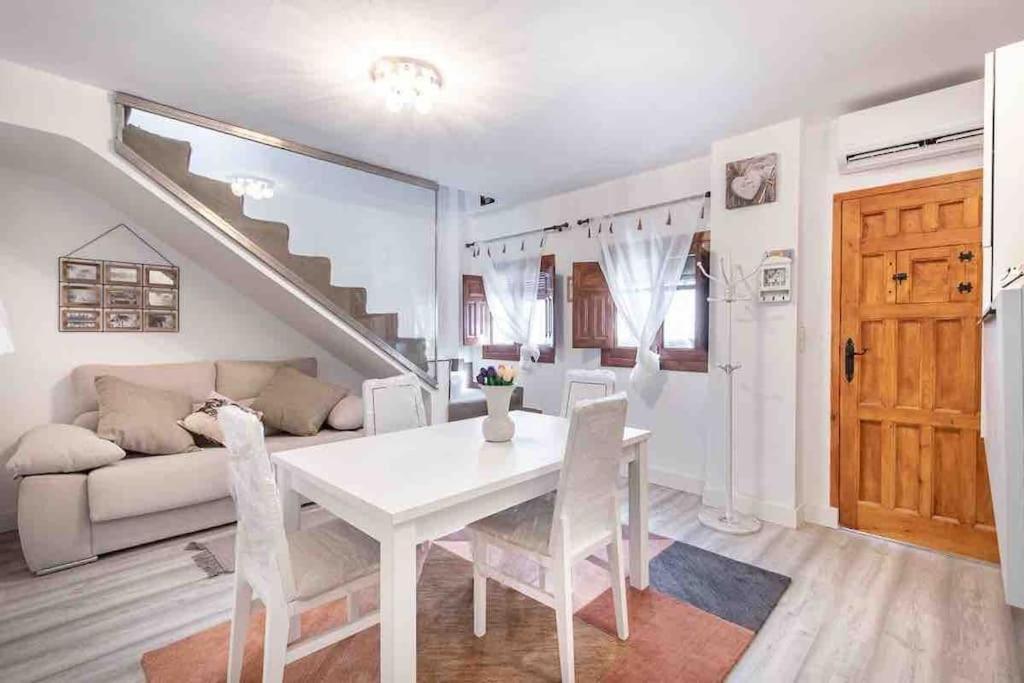 Entire House Close To Albaicin And The Center Holiday home *