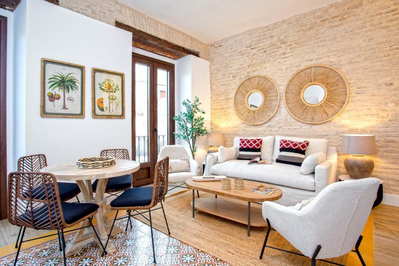 Genteel Santas Patronas Apartamento Sevilla