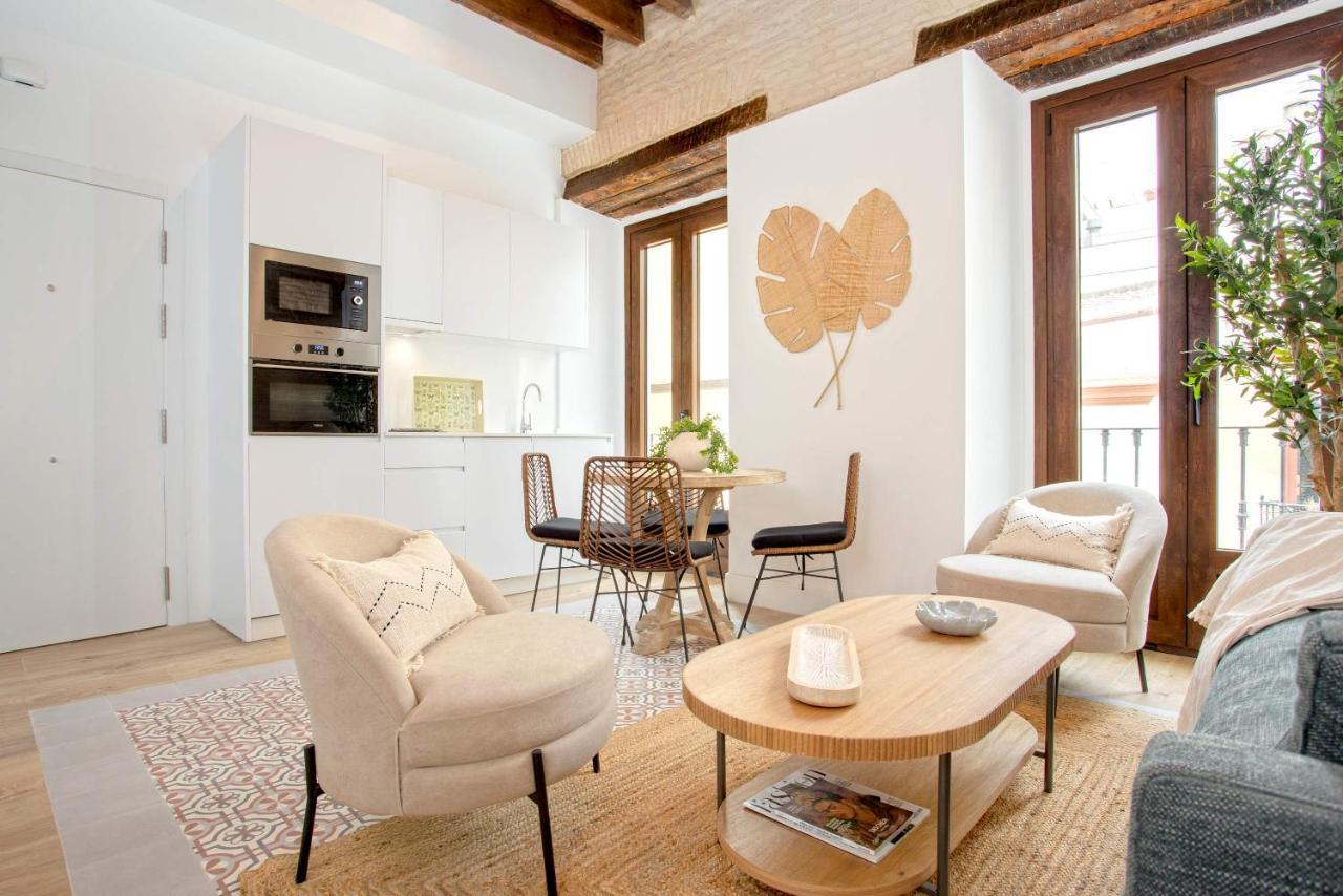 Genteel Santas Patronas Apartamento Sevilla