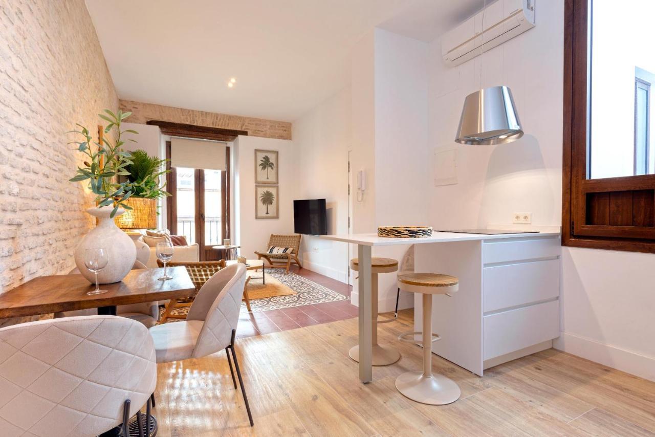 Genteel Santas Patronas Apartamento Sevilla