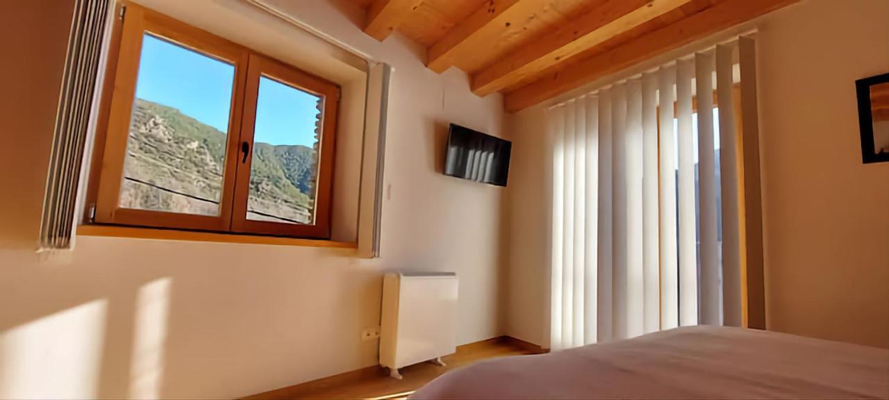 Antiga Rectoria, Aidi. Holiday home *