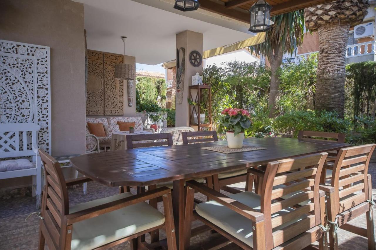 Casa Adosada Con Piscina Comunitaria Solo Familias No Grupos De Jovenes Salou