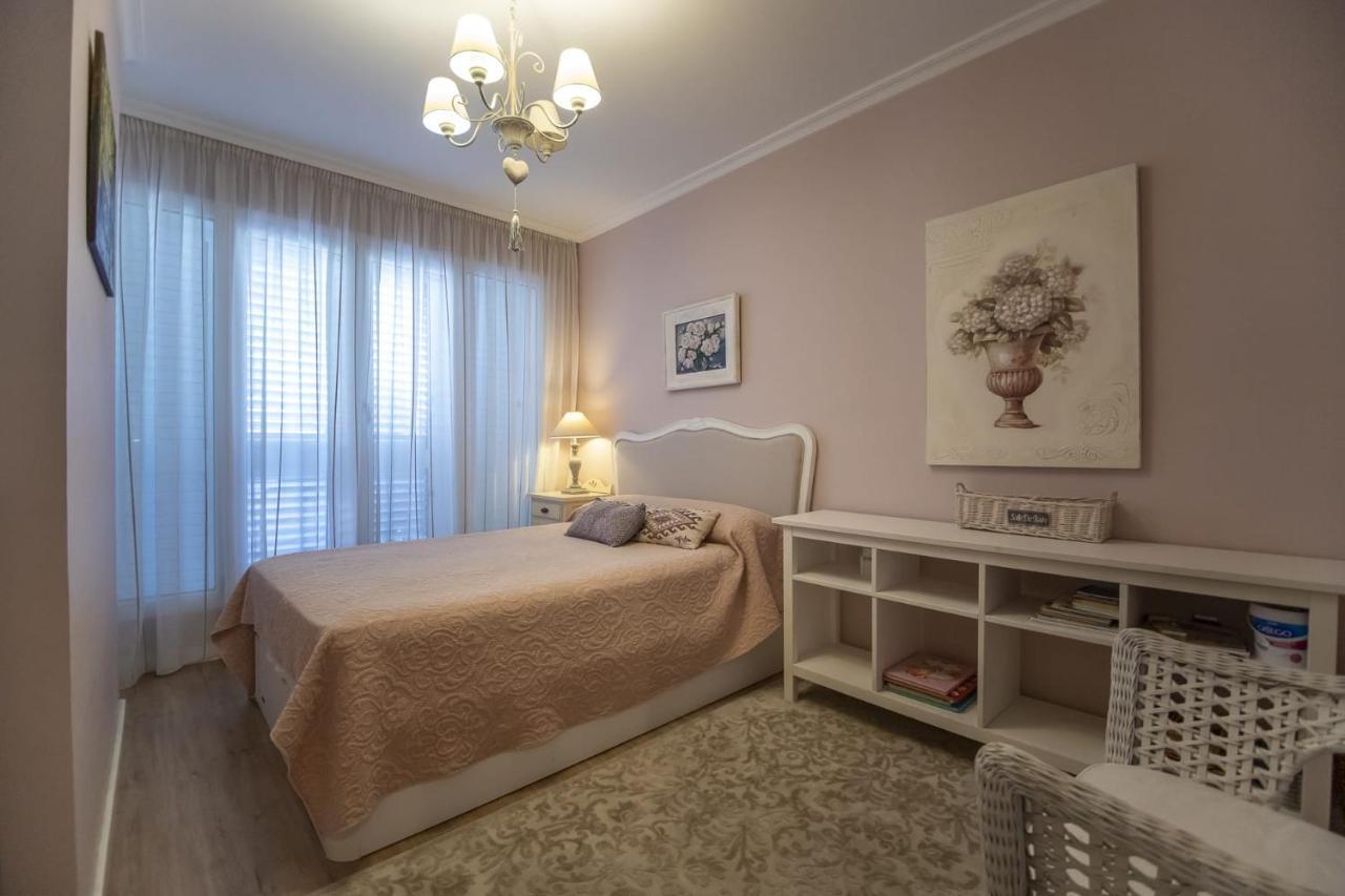 Casa Adosada Con Piscina Comunitaria Solo Familias No Grupos De Jovenes