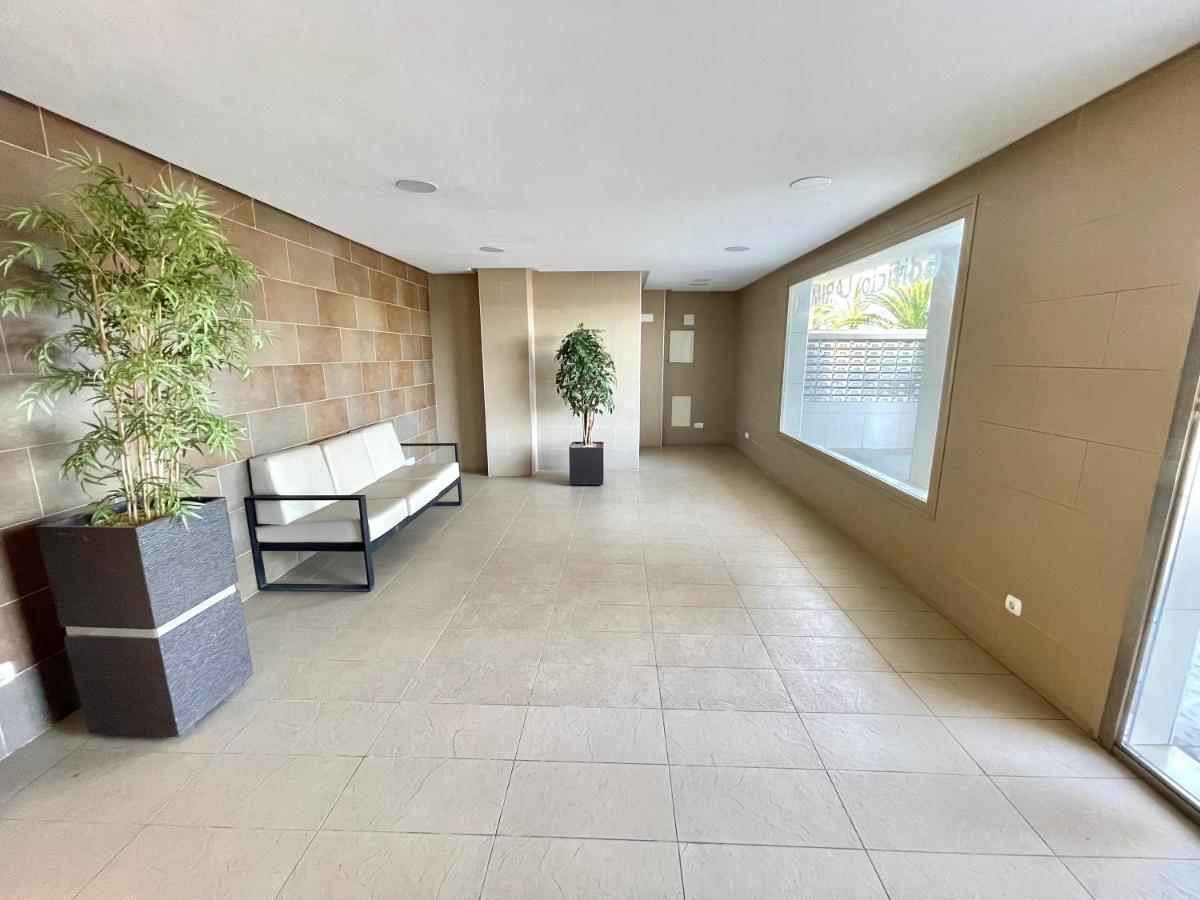 2 Bedrooms In Larimar *