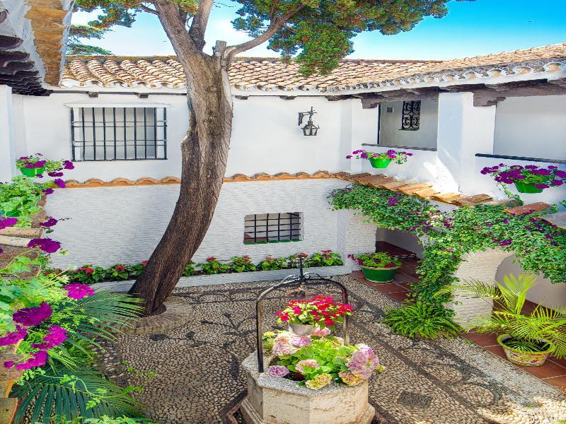 Globales Pueblo Andaluz Hotel 3*