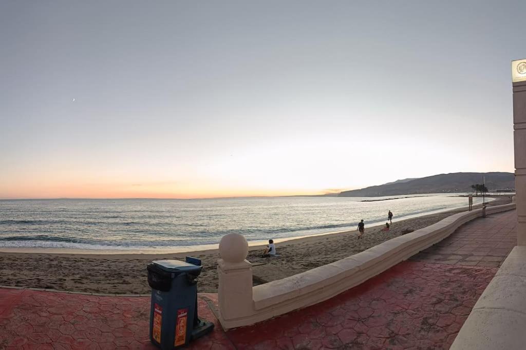 A 70m De La Playa Apartamento