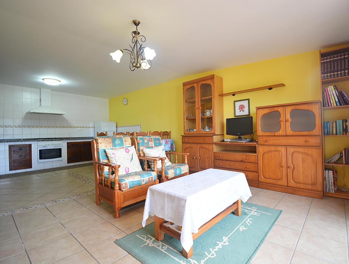 Casa Con Vistas Al Mar En Playa De Foxos Holiday home
