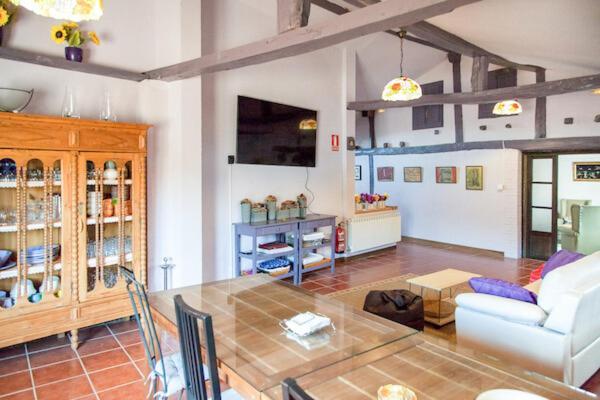 Holiday home Casa Rural, Con Jacuzzi, Chimenea, Bbq, Bar Y Mucho Mas Almazan