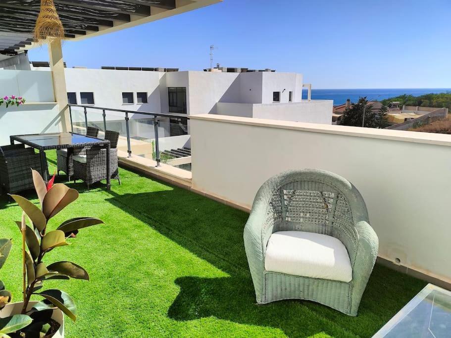 Atico Con Piscina, Golf, Vistas Al Mar Torre de Benagalbon