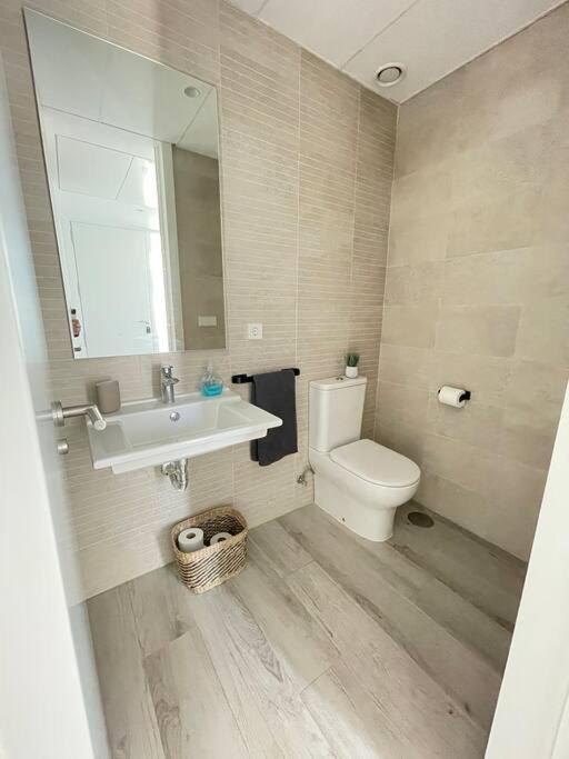 Exclusivo Chalet En Urbanizacion Roche Villa *