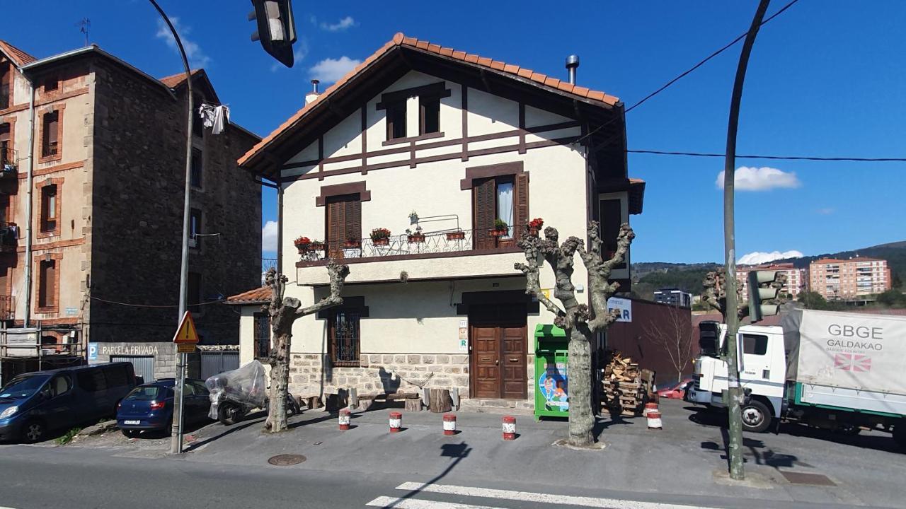 Habitación Triple En Caserío A 8km De Bilbao