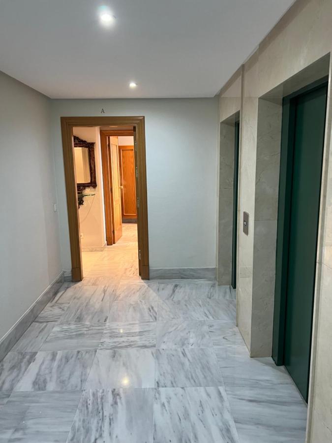 Apartment Atico Primera Linea De Playa. *
