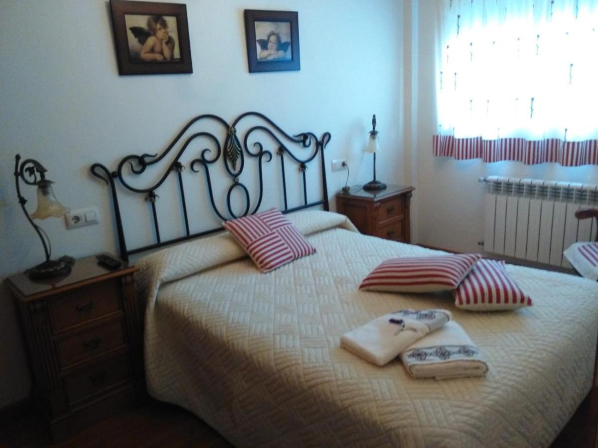 Albergue De Peregrinos Ultreia Et Suseia Hostel Sigueiro