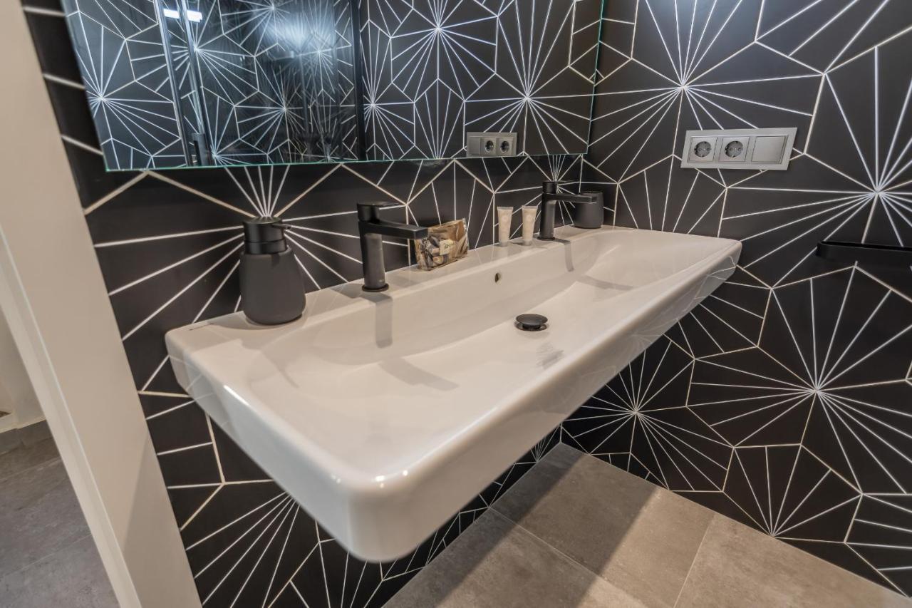 Apartment Trajano Premium Estudios By H *