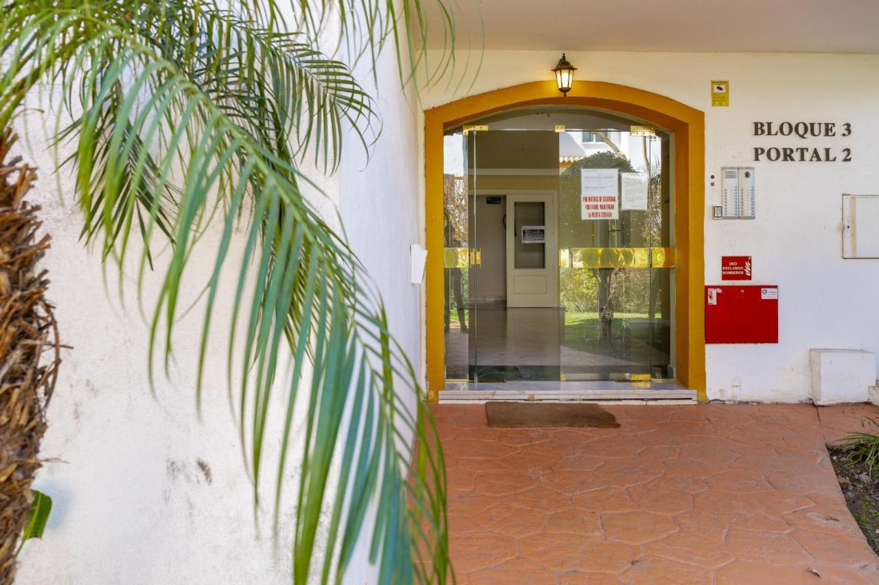 2 Bedrooms Terrace - Pool & Parking Apartamento