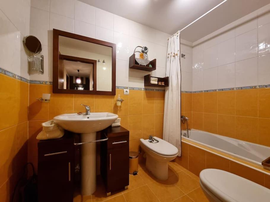 25a01 Duplex Con Jardin Y Garaje Apartment Luanco