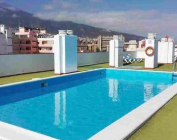 Tele-working. Central. Gran Balcón. Vistas. Apartamento Puerto de la Cruz (Tenerife)
