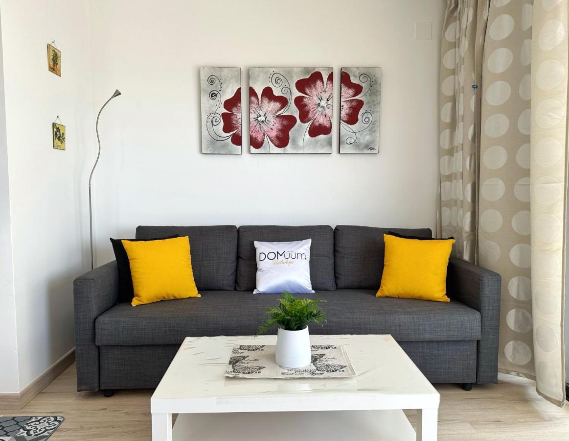 Domuum Holidays Apartment *
