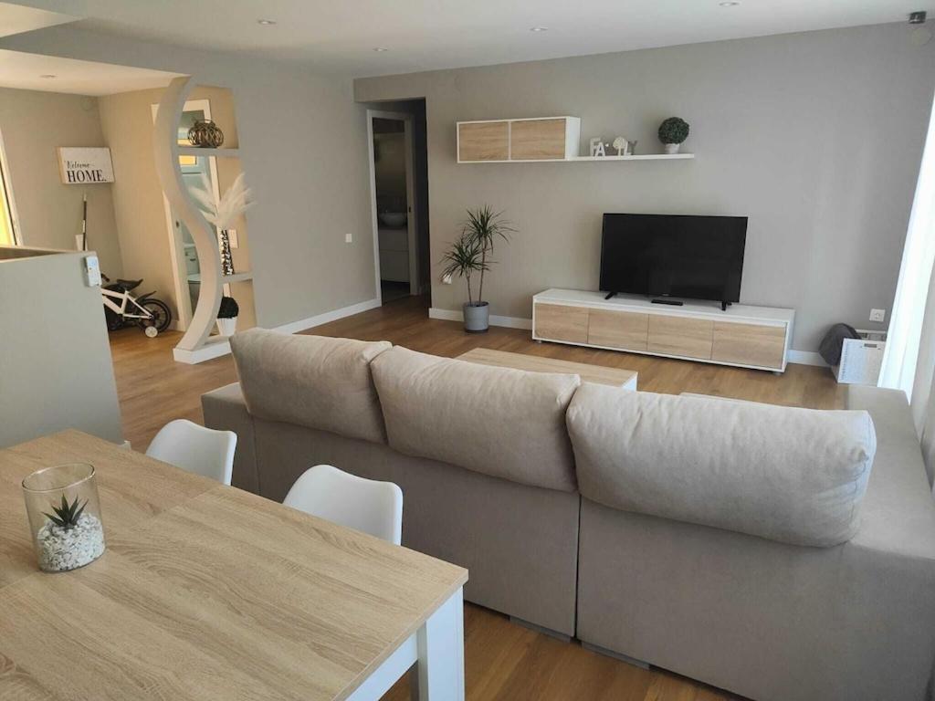 Superbe Terrasse Entierement Renove Au Bord De L'ebre Apartamento *
