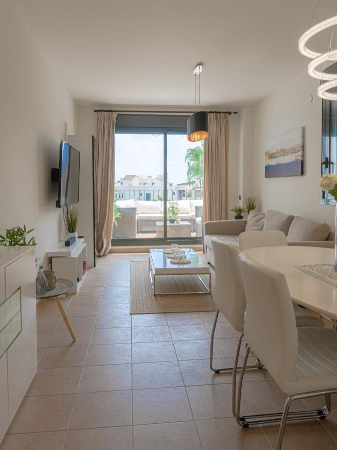 Apartment Beautiful Two Bedroom In Alamar *