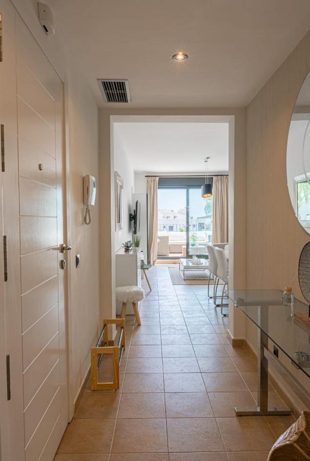 Beautiful Two Bedroom In Alamar *