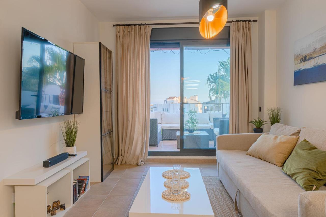 Beautiful Two Bedroom In Alamar *