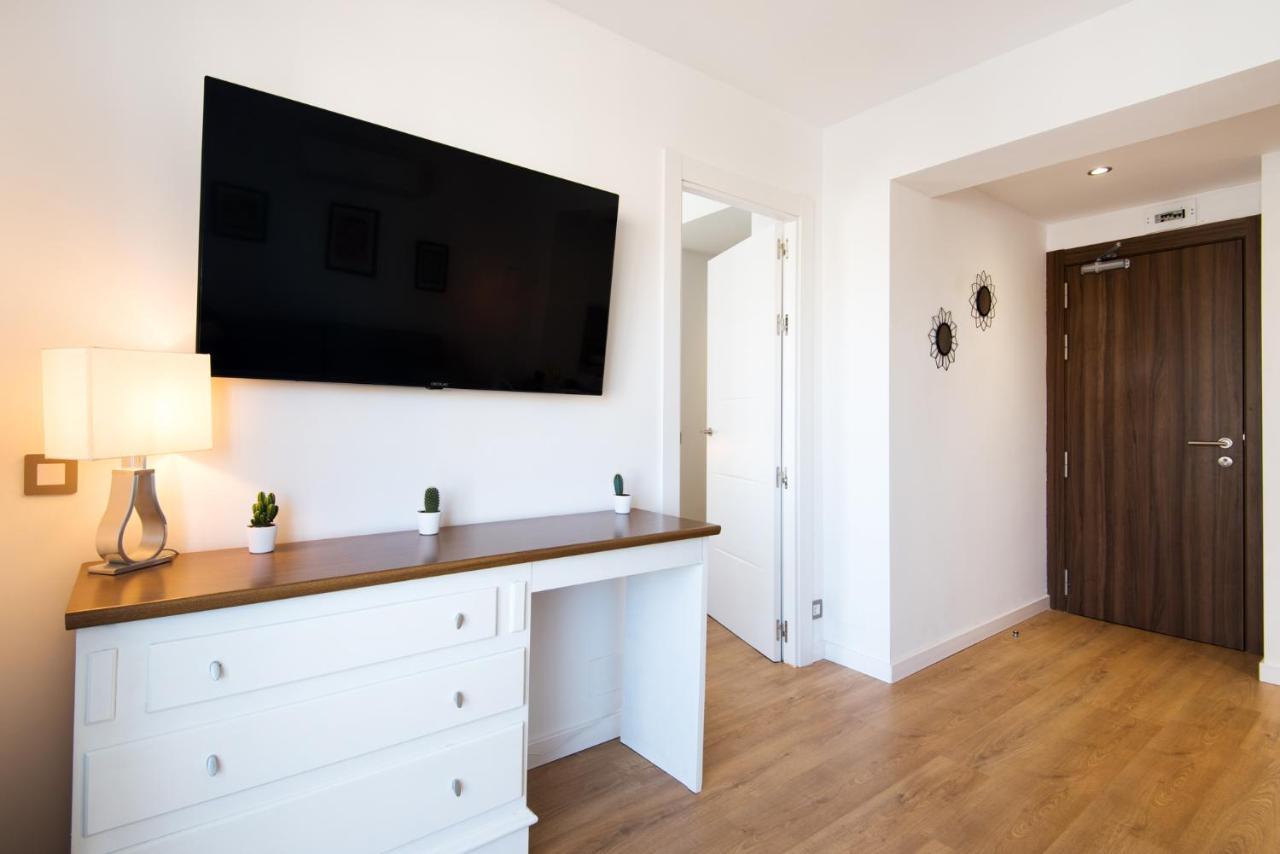 Aloha Puerto Private 1st Line Carihuela Apartamento
