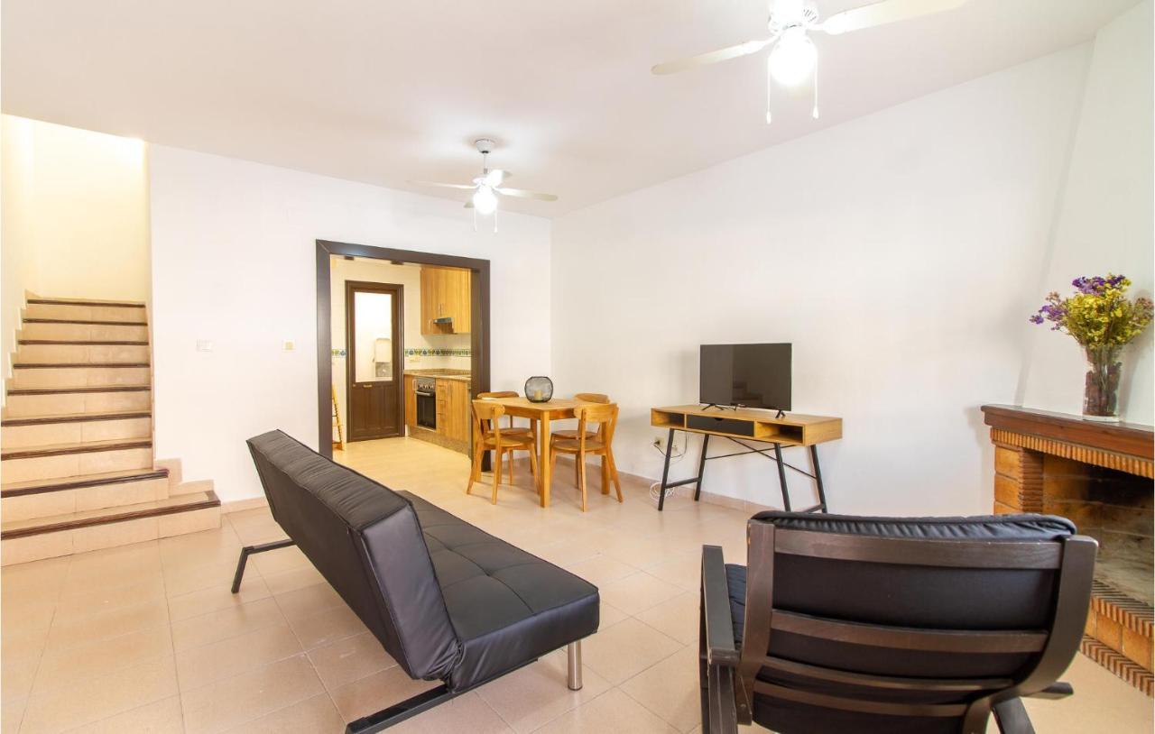 Pet Friendly In With Kitchenette Holiday home *