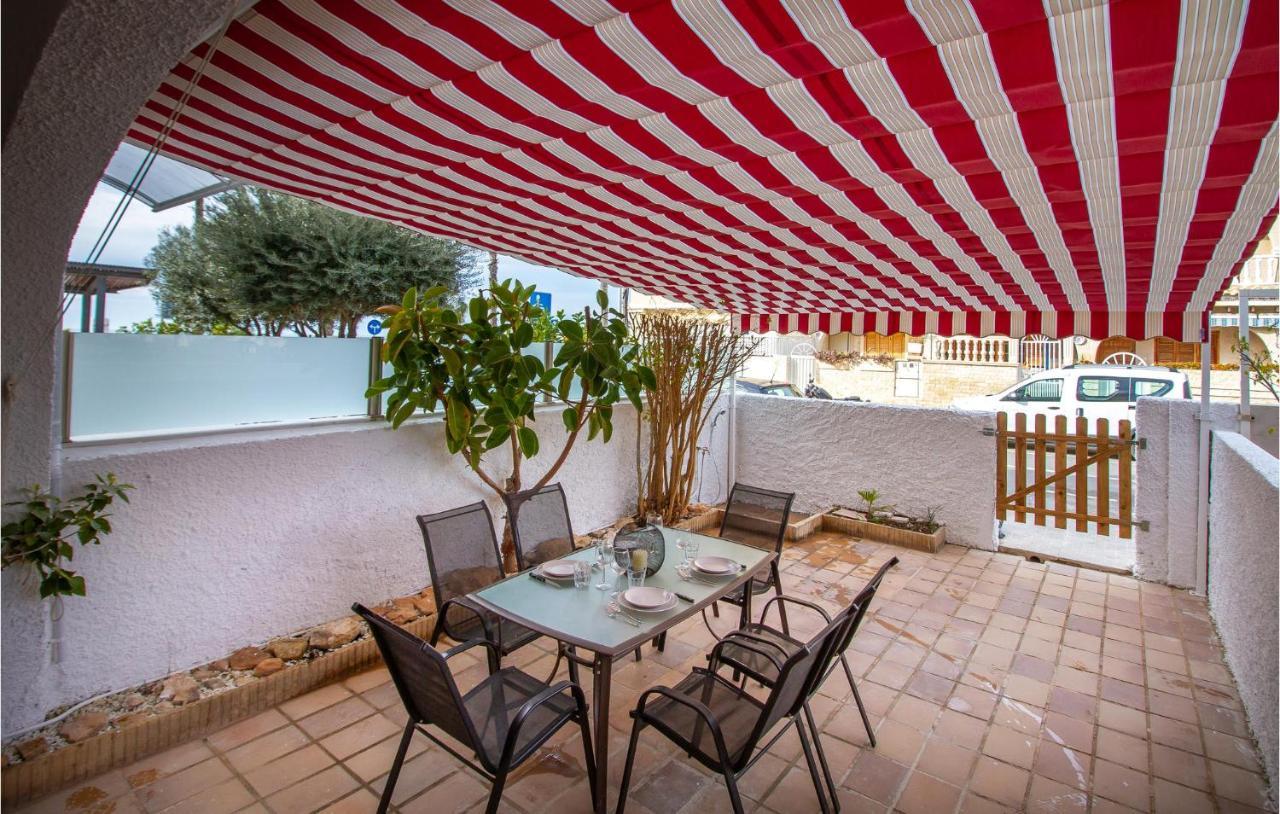 Pet Friendly In With Kitchenette Holiday home *