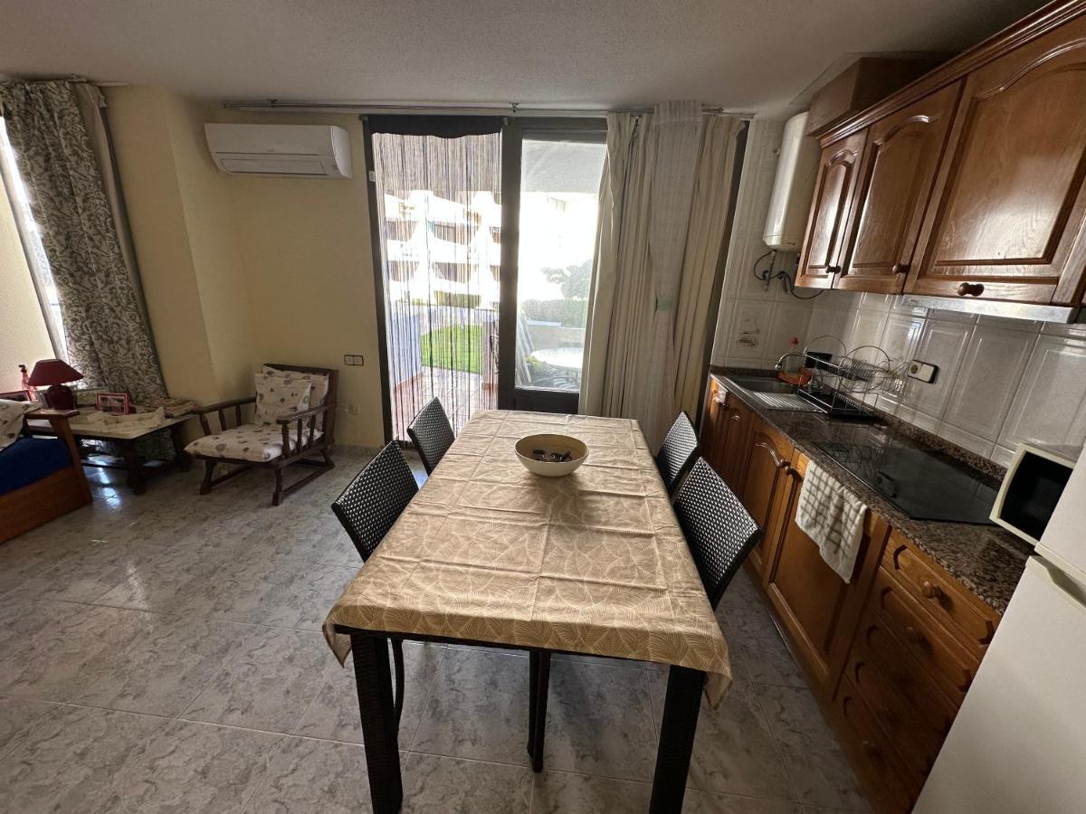 Apartment Apartmentos Eurohostal 1linea De Playa Fuentes