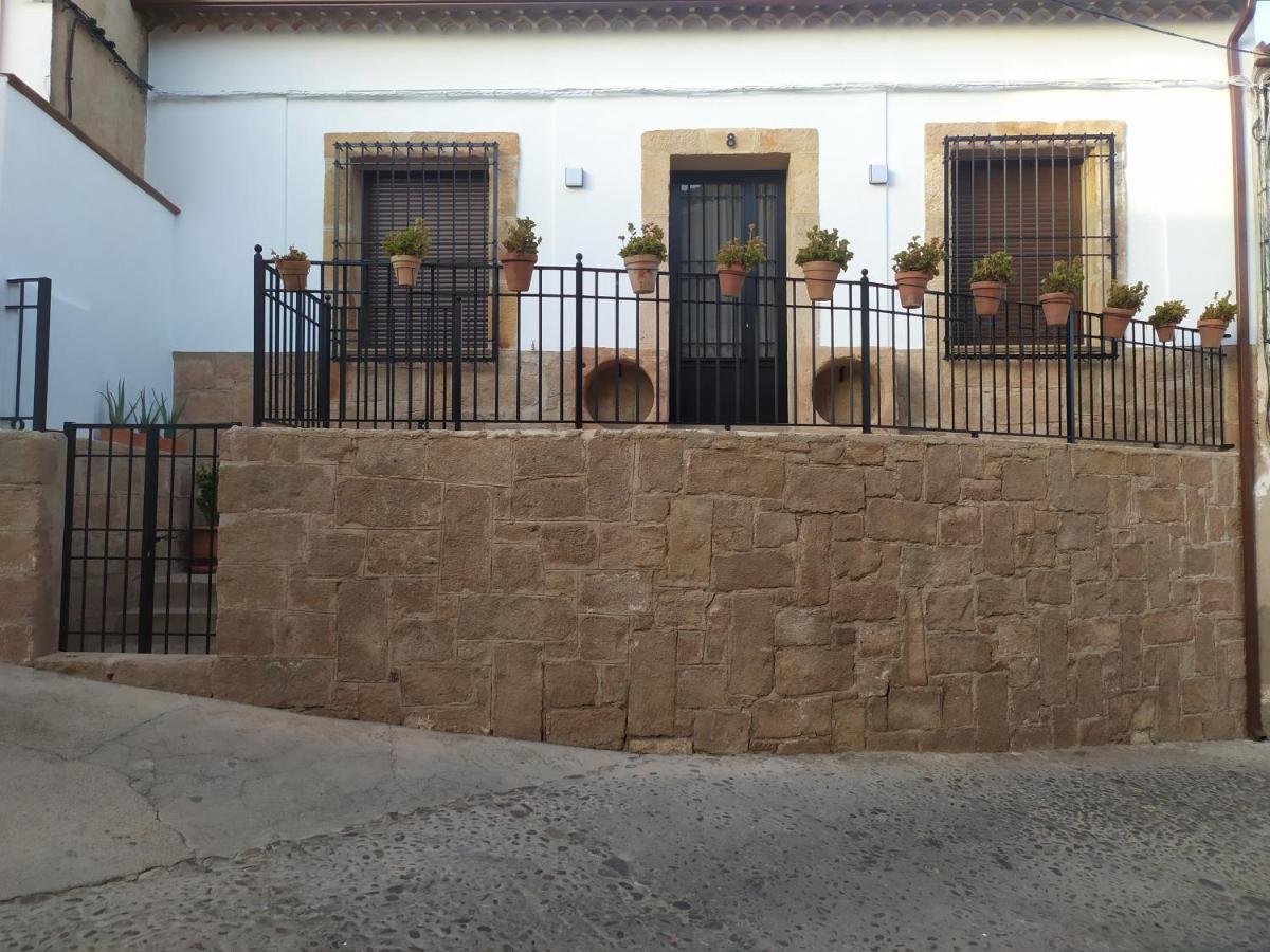 Rurales Arbonaida * Banos De La Encina