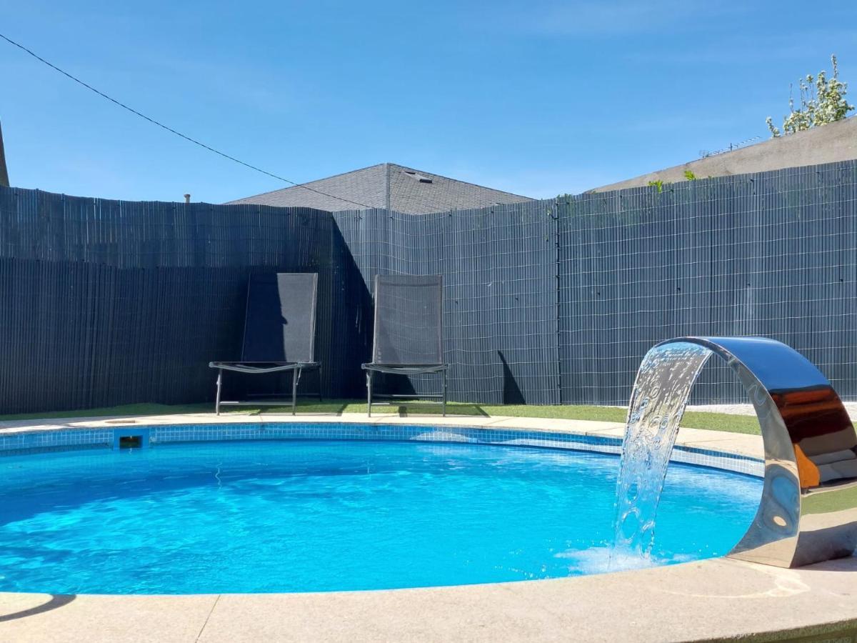 Casa Con Piscina Y Barbacoa Holiday home Freixido