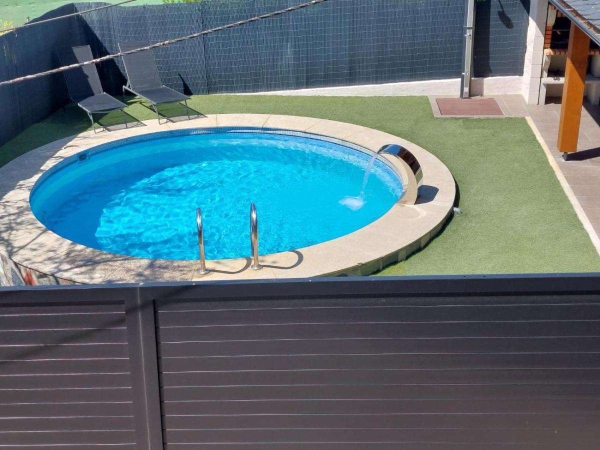 Casa Con Piscina Y Barbacoa Holiday home Freixido