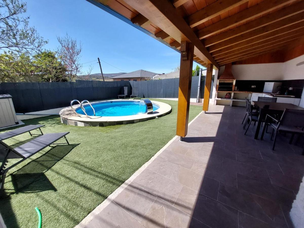 Casa Con Piscina Y Barbacoa Holiday home *