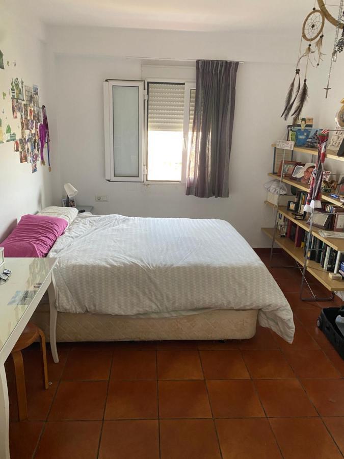 Apartamento Luminosa En Piso Compartido *