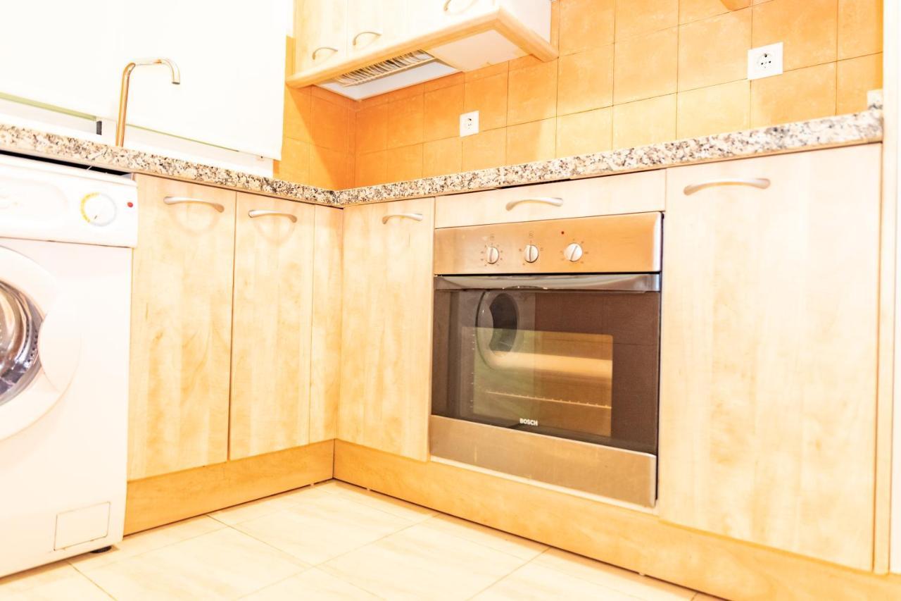 Renovado Con Piscina, Garaje Y Vistas, Frente A La Playa De Caños De Meca. Apartamento *
