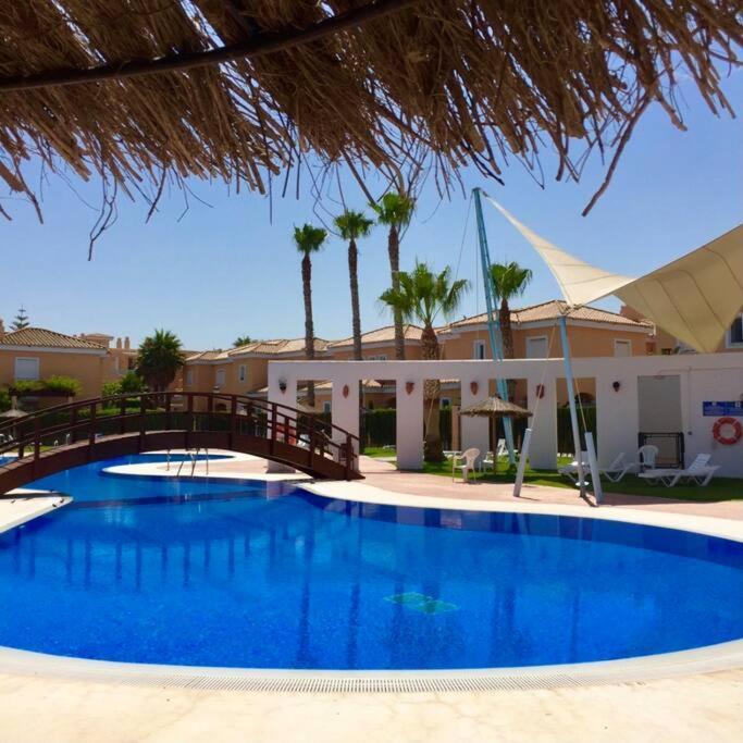 Holiday home House Sleeps 6, Large Pool Walk To *