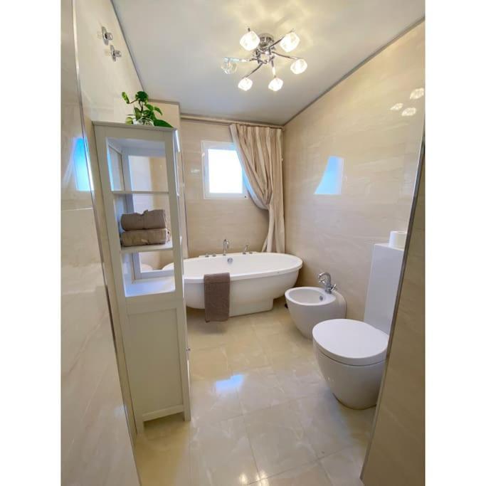 Modern Flat Close To Apartment *