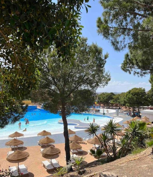 House Sleeps 6, Large Pool Walk To Vera